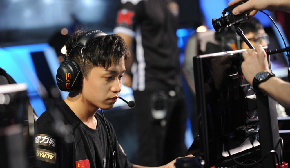 九游会-关于Doinb巅峰对决，Scout与30激战掘金分钟，势不可挡胜负难料！的信息